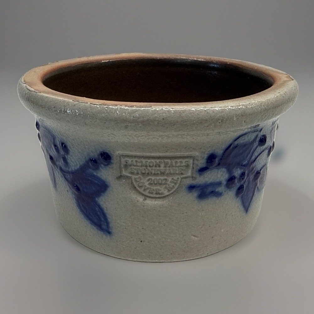 2002 Salmon Falls Dover NH Stoneware Pottery Blueberry Vine Butter Tub Vintage